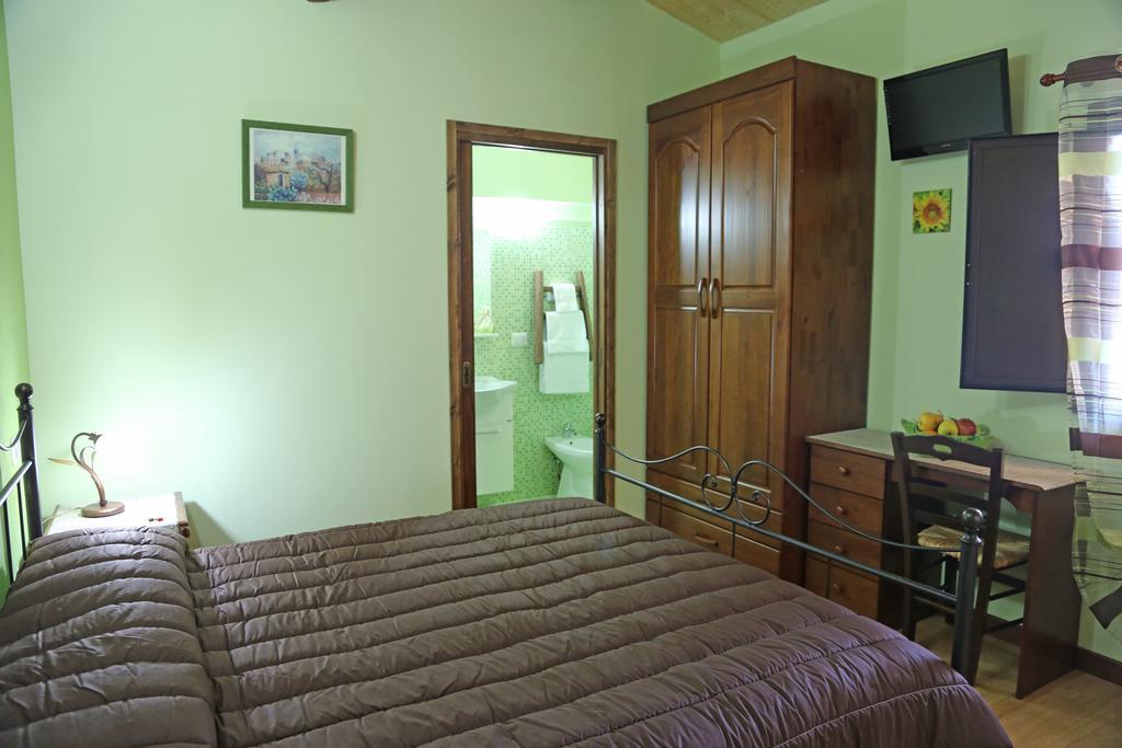 Etma Bed & Breakfast Sant'Alfio Bilik gambar